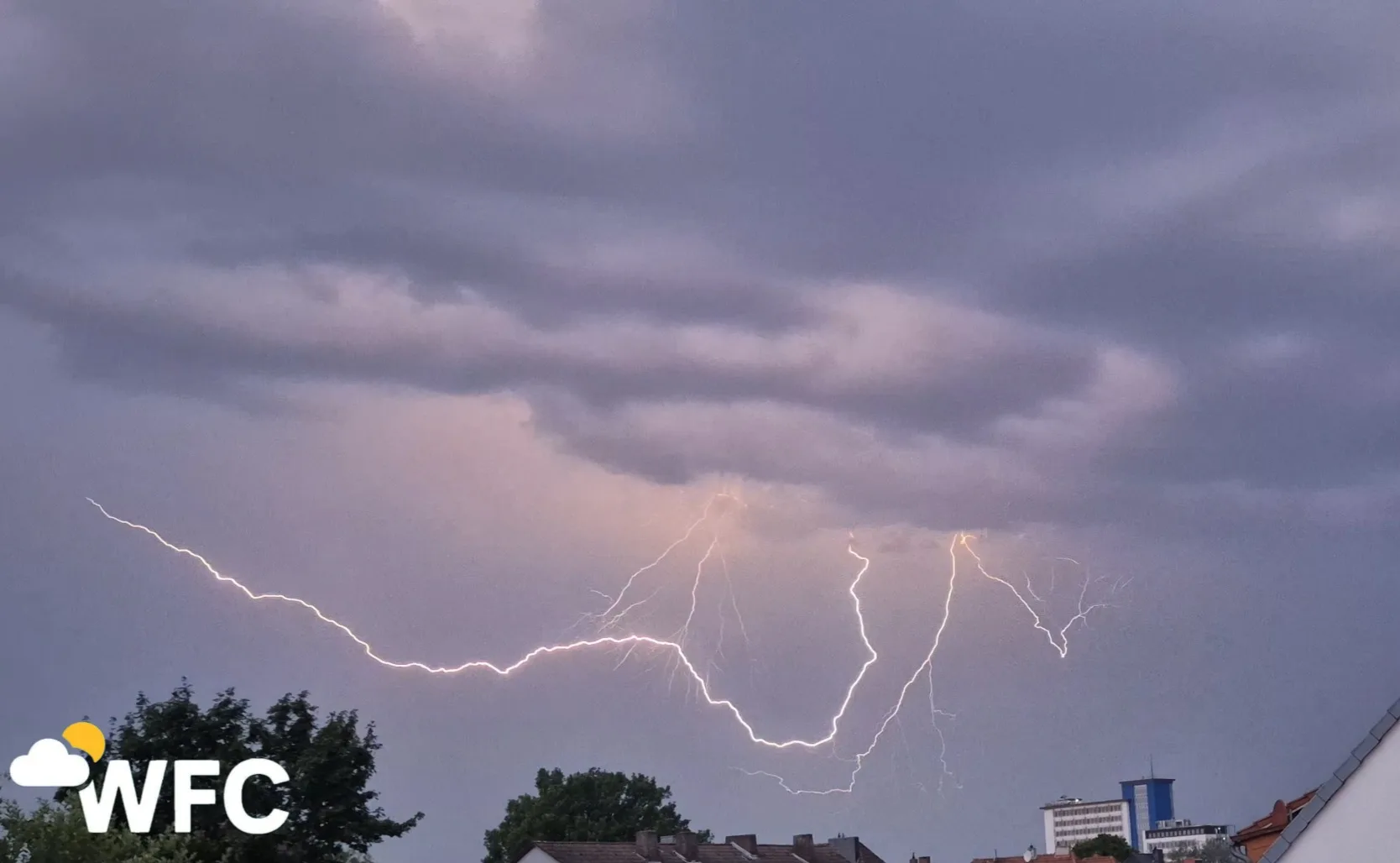 Schwergewitter am Freitag den 28.08.2026 möglich